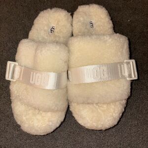 New! UGG fluffita slippers